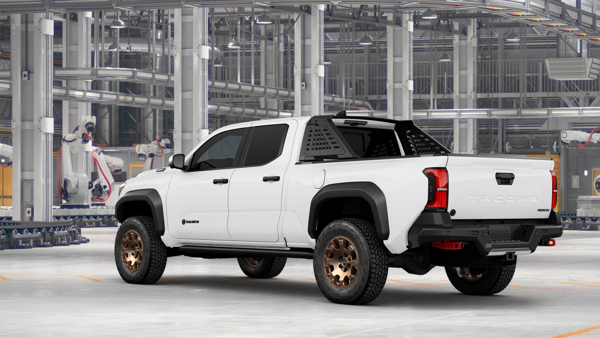 2026 Toyota Tacoma i-FORCE MAX Tacoma Trailhunter