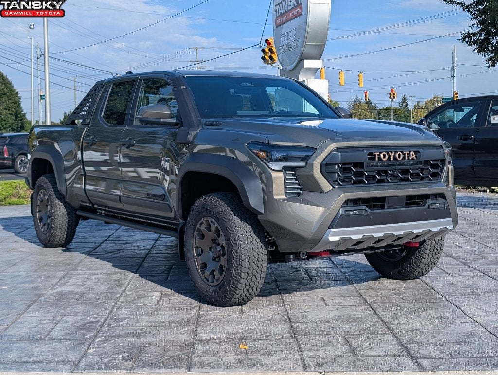 2026 Toyota Tacoma i-FORCE MAX Tacoma Trailhunter