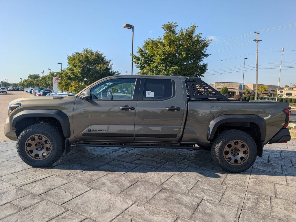 2026 Toyota Tacoma i-FORCE MAX Tacoma Trailhunter