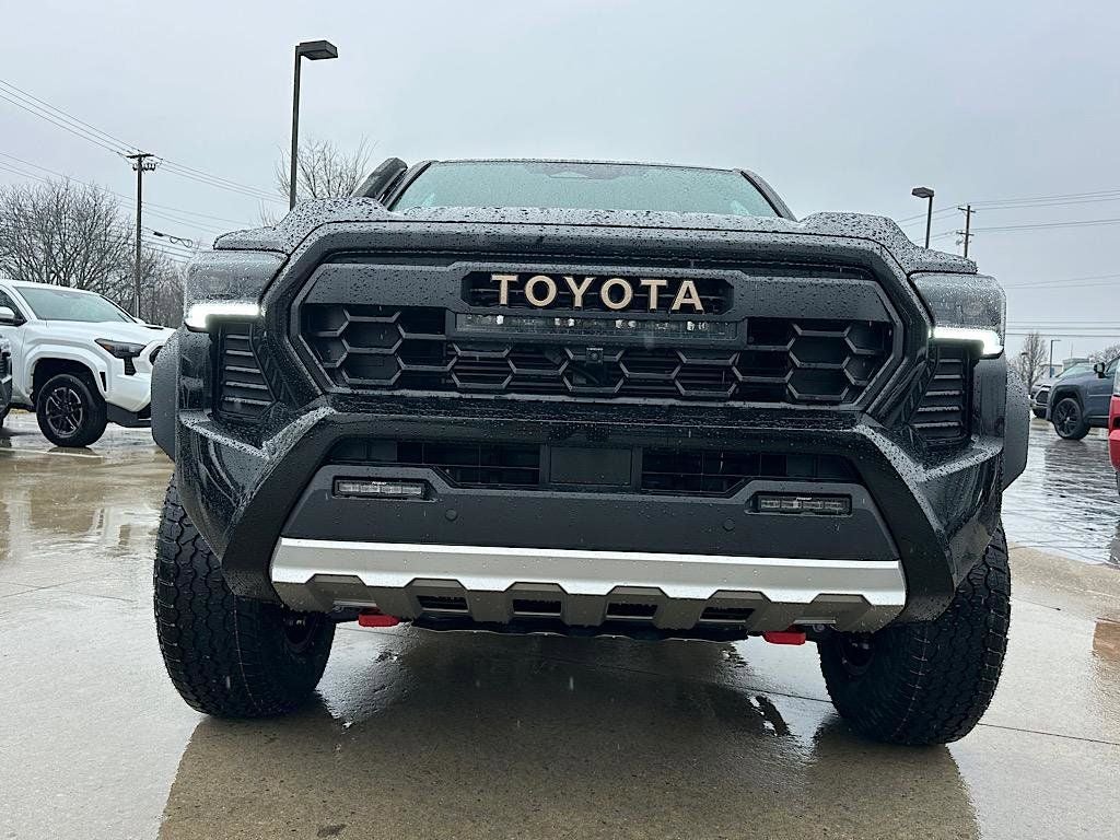 2026 Toyota Tacoma i-FORCE MAX Tacoma Trailhunter