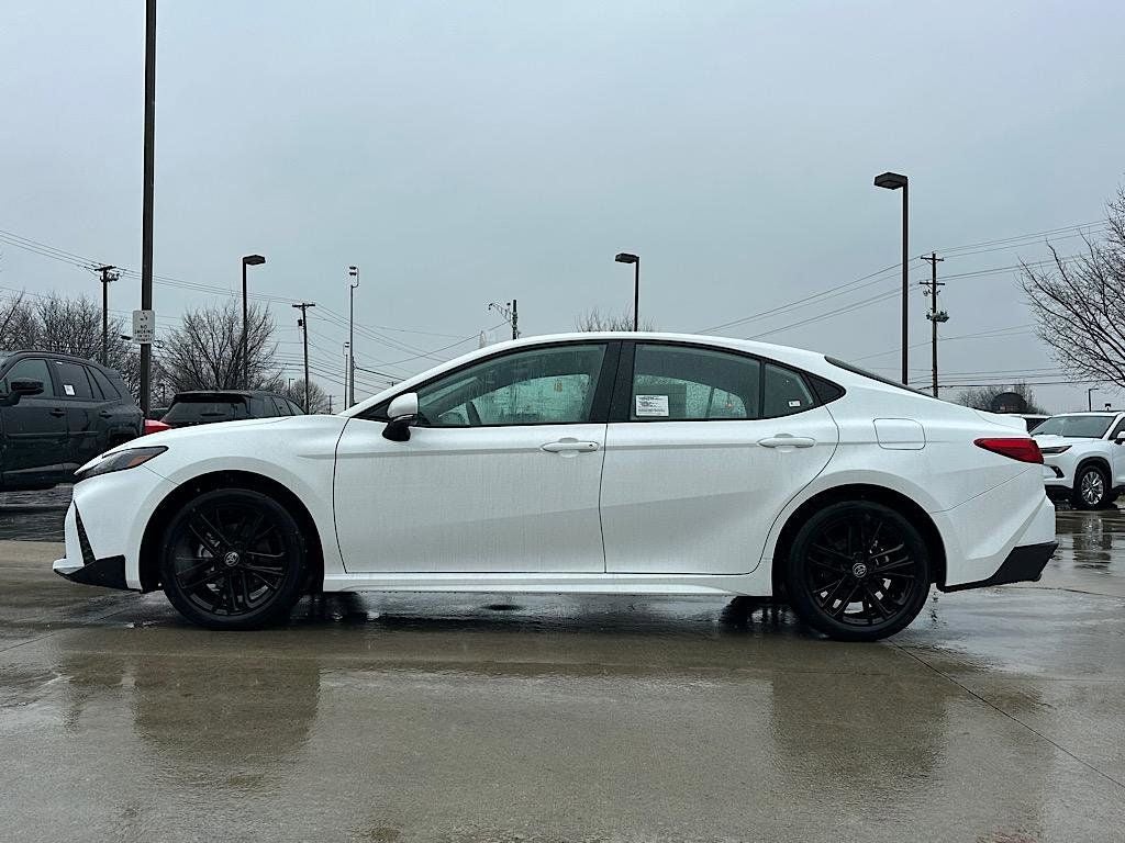 2026 Toyota Camry SE AWD