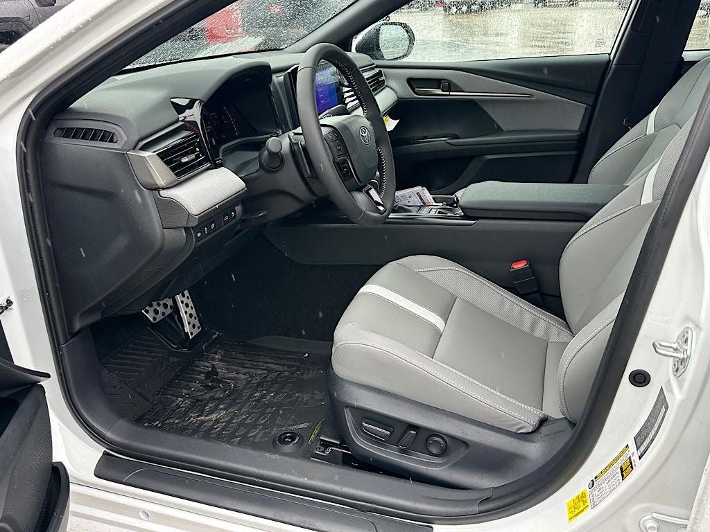 2026 Toyota Camry SE AWD