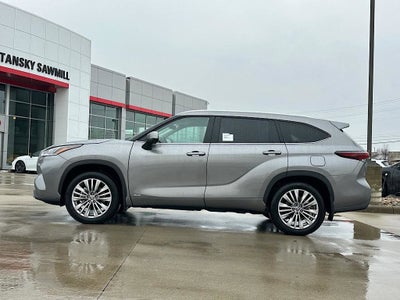 2026 Toyota Highlander Hybrid Platinum