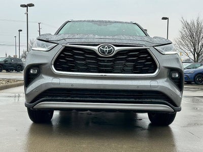 2026 Toyota Highlander Hybrid Platinum