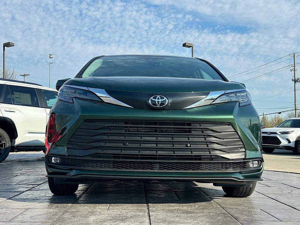 2026 Toyota Sienna XLE
