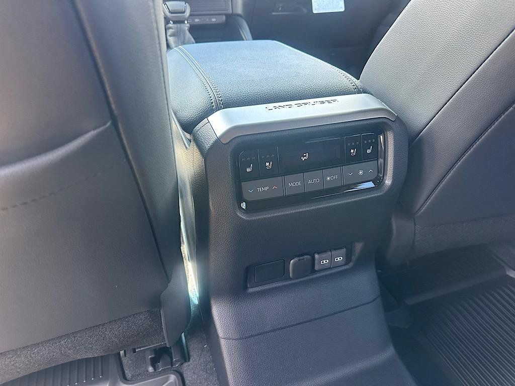 2027 Toyota Land Cruiser Base