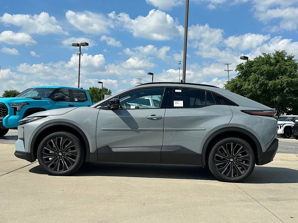 2026 Toyota C-HR XSE