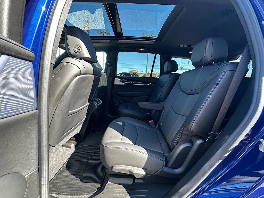 2025 Cadillac XT6 Premium Luxury - Photo 17