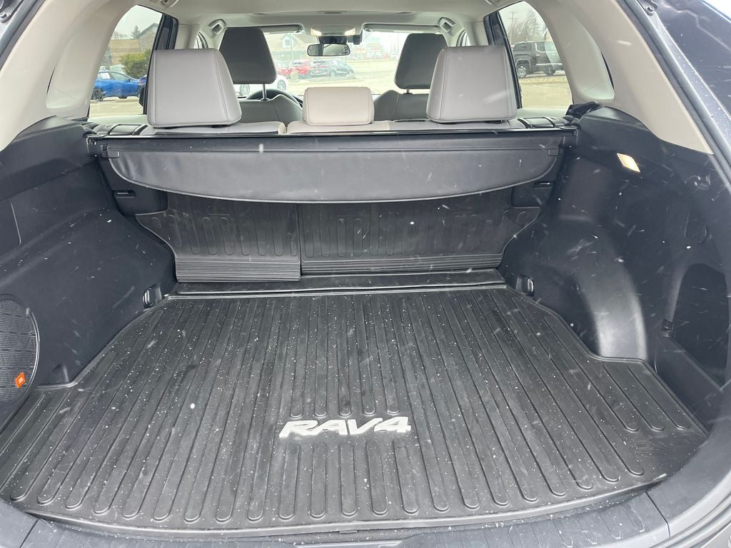 2022 Toyota RAV4 XLE Premium
