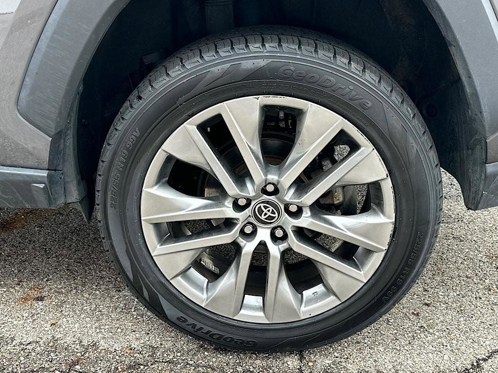 2023 Toyota RAV4 XLE Premium