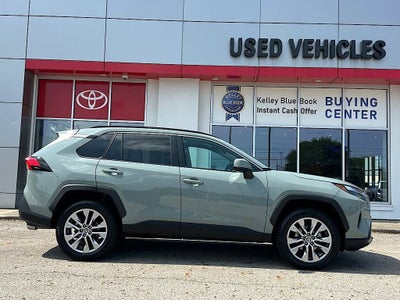 2022 Toyota RAV4 XLE Premium
