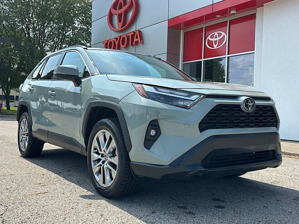 2022 Toyota RAV4 XLE Premium