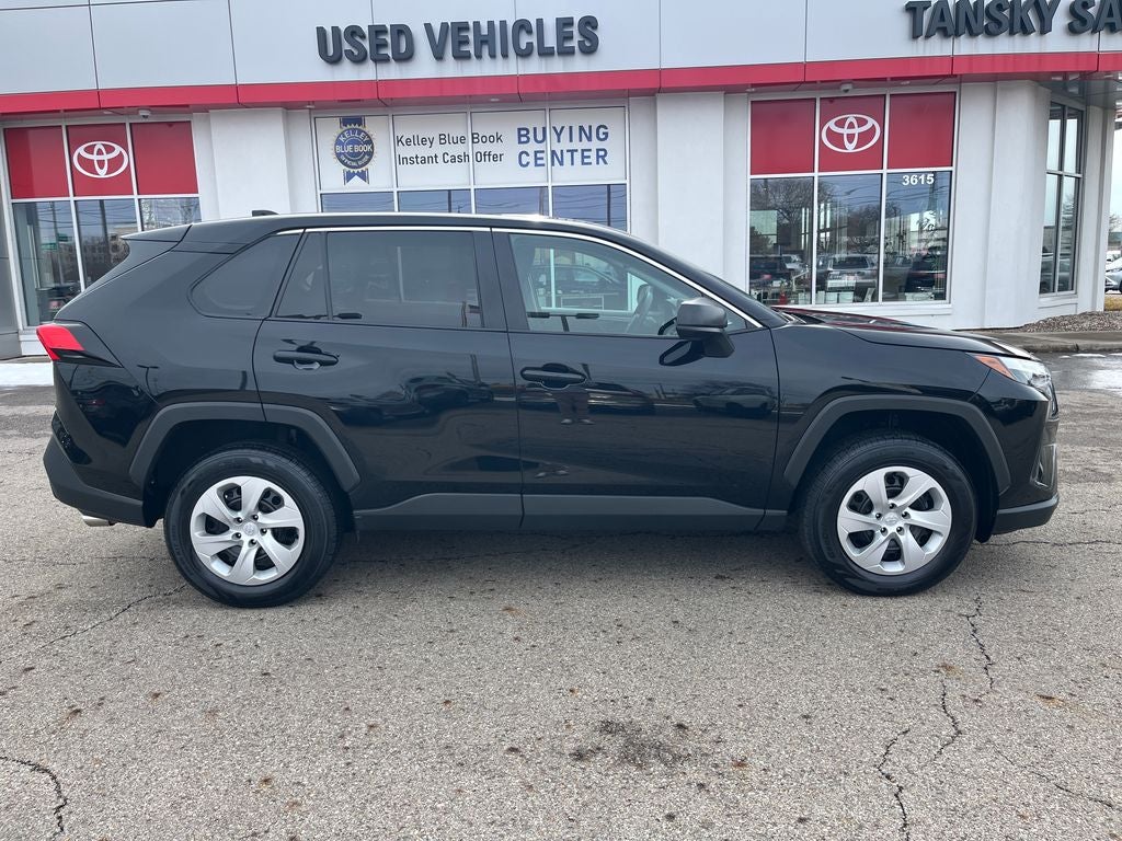 2024 Toyota RAV4 LE