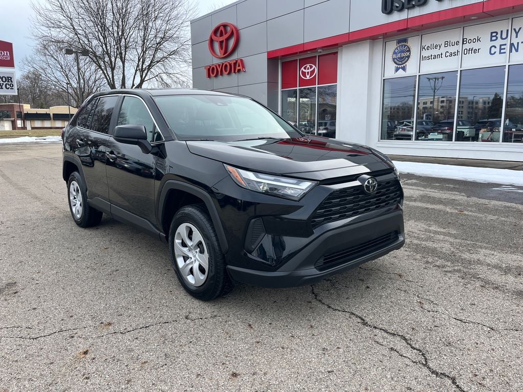2024 Toyota RAV4 LE
