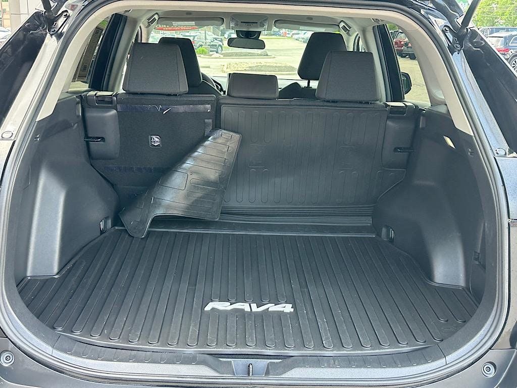 2023 Toyota RAV4 LE