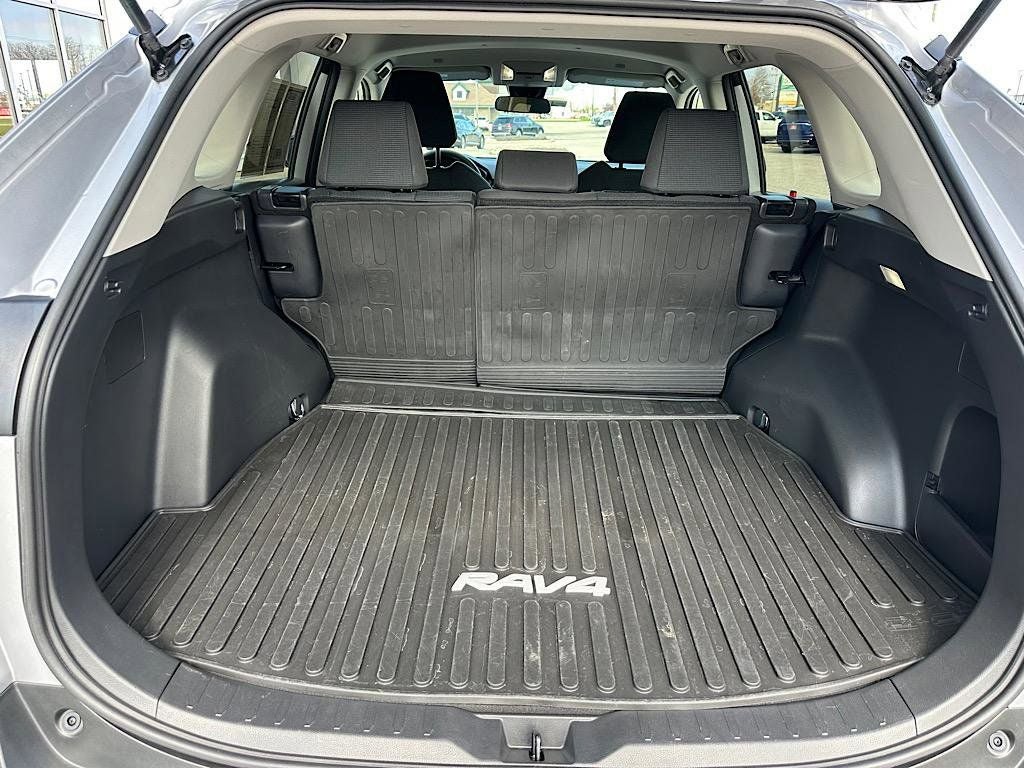 2023 Toyota RAV4 LE