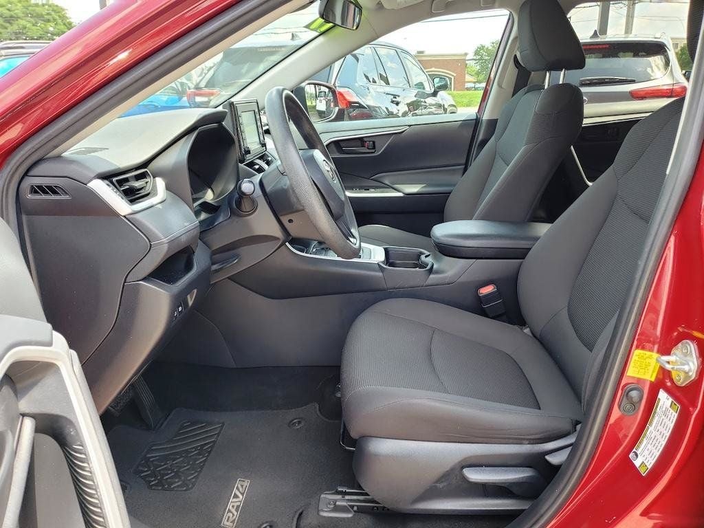 2019 Toyota RAV4 LE