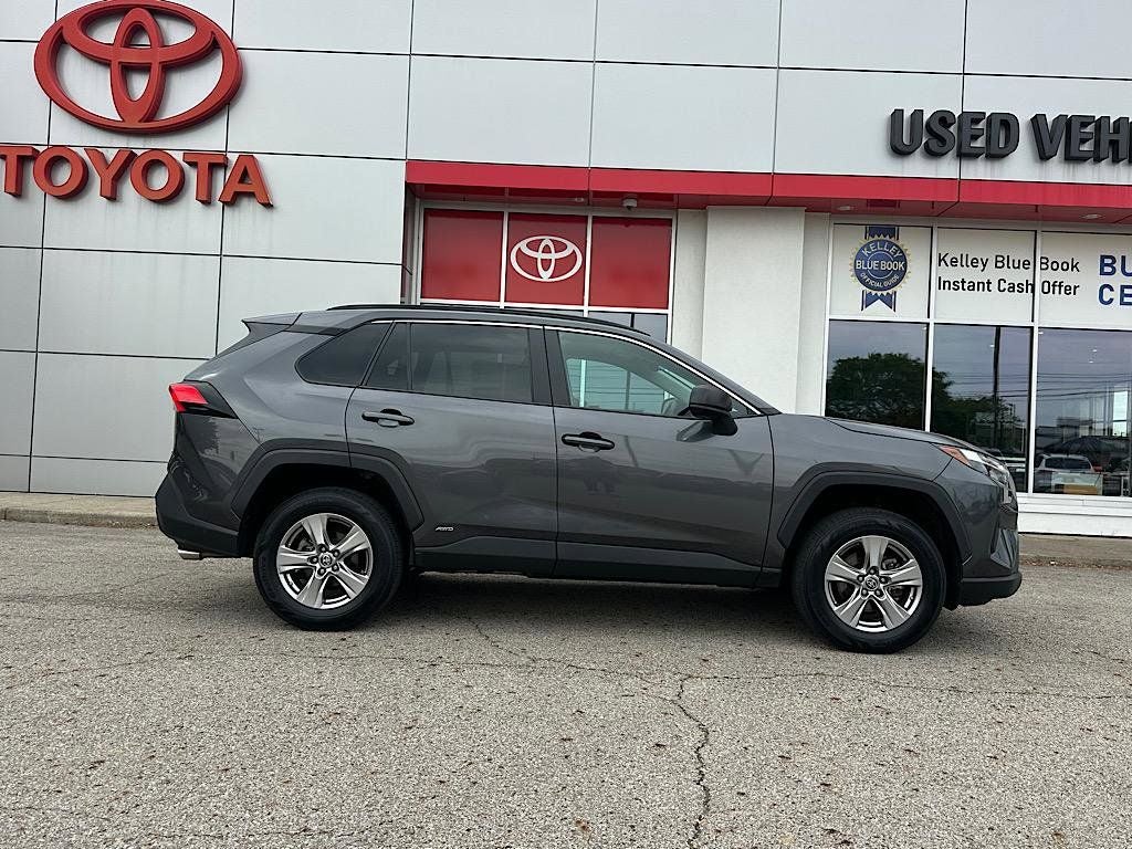 2024 Toyota RAV4 Hybrid LE