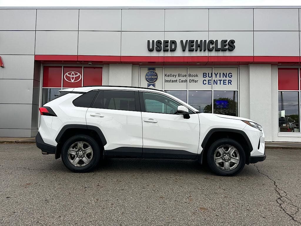 2022 Toyota RAV4 XLE