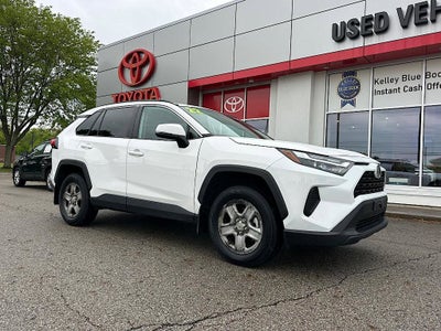 2022 Toyota RAV4 XLE