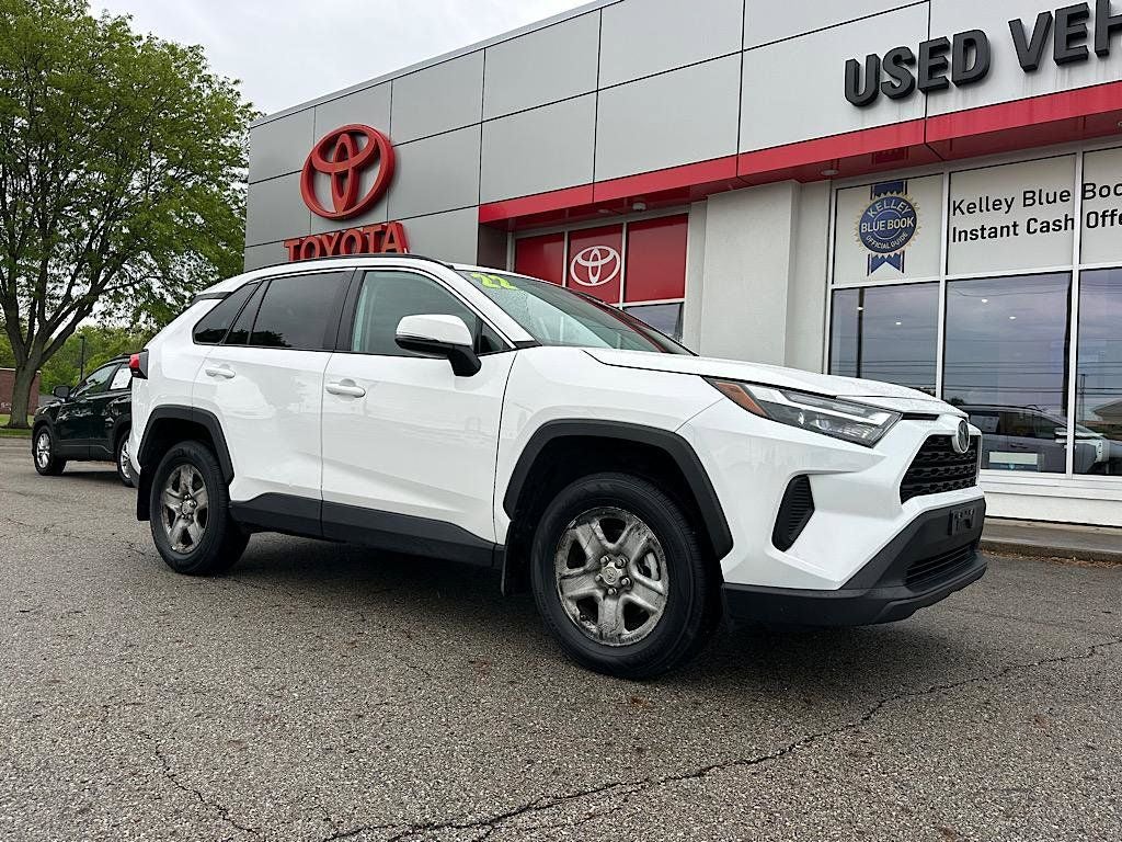 2022 Toyota RAV4 XLE