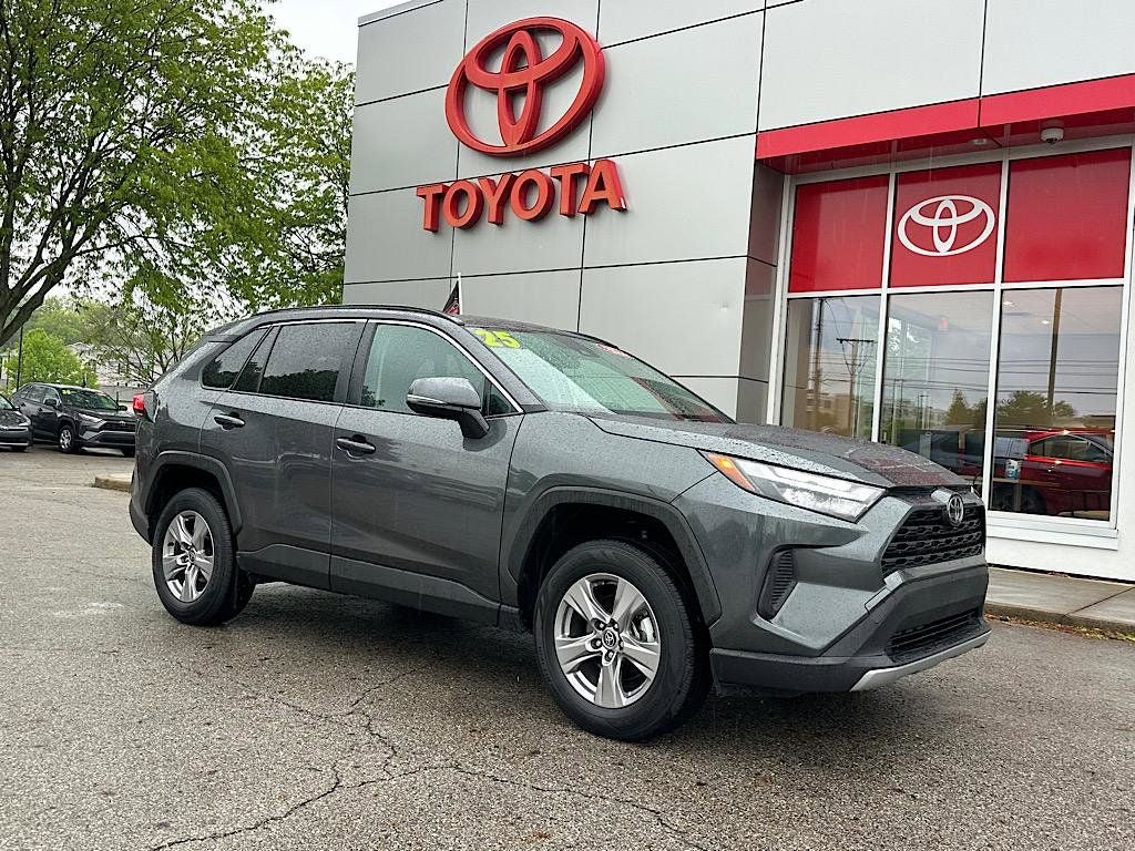 2025 Toyota RAV4 XLE