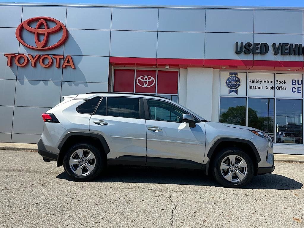 2023 Toyota RAV4 XLE