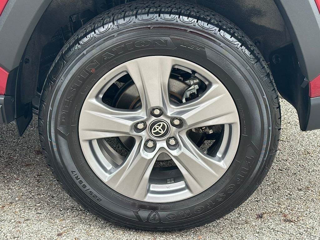 2025 Toyota RAV4 XLE