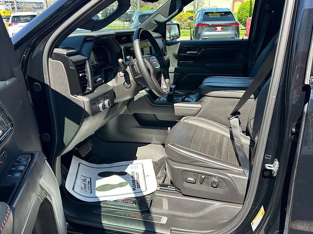 2025 GMC Sierra 1500 AT4X