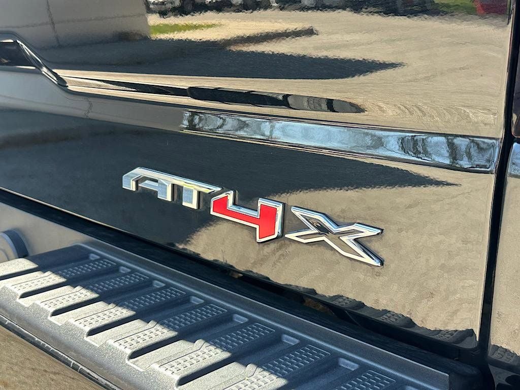 2025 GMC Sierra 1500 AT4X