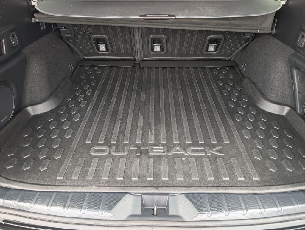 2022 Subaru Outback Touring XT