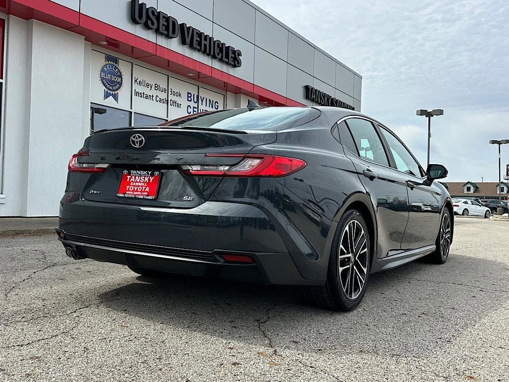 2025 Toyota Camry SE