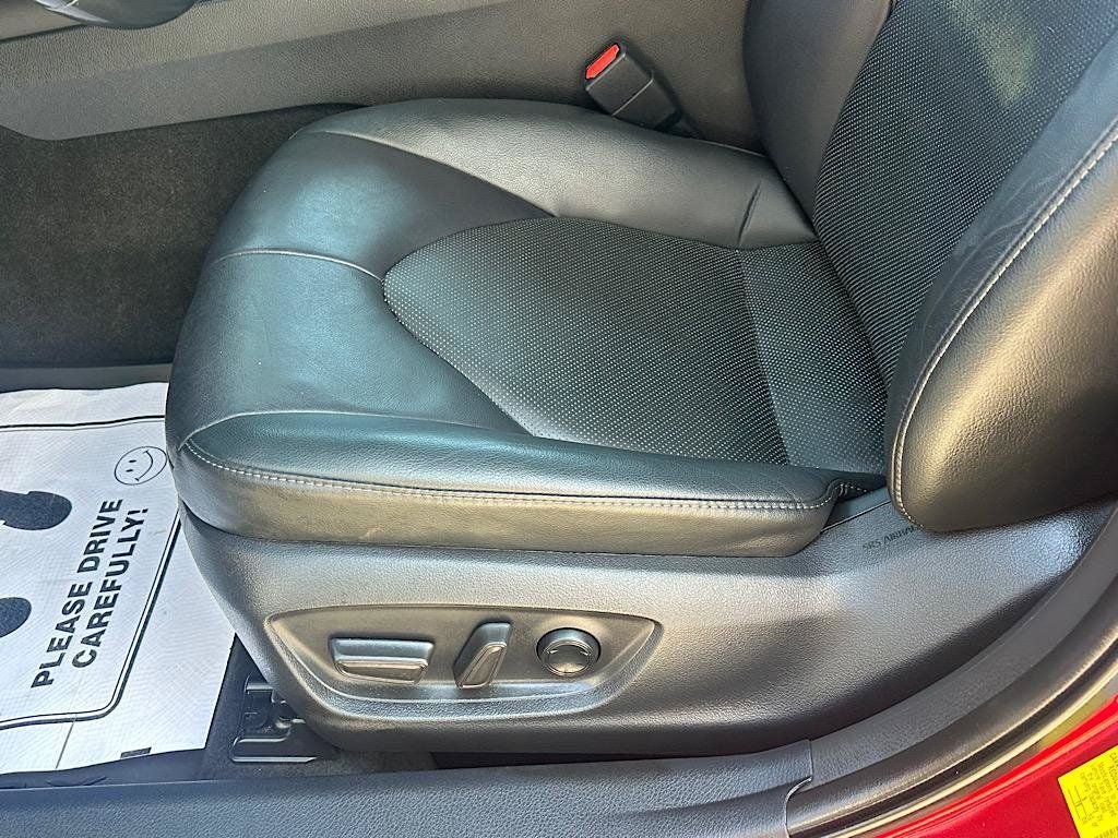 2021 Toyota Camry Hybrid XLE