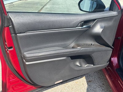 2021 Toyota Camry Hybrid XLE