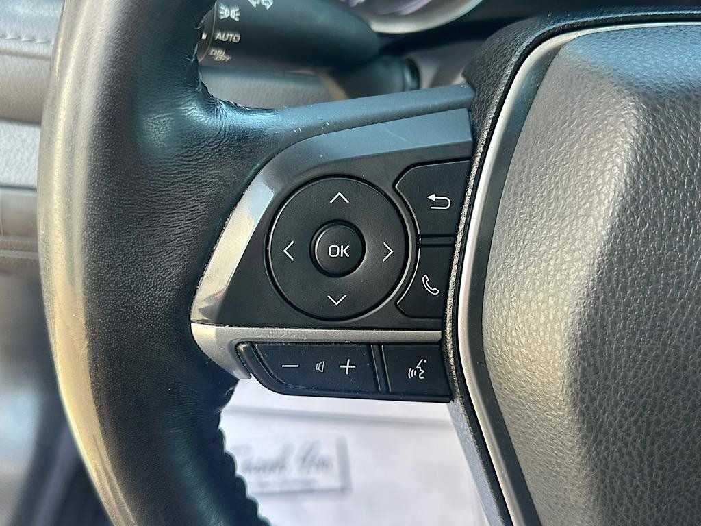 2021 Toyota Camry Hybrid XLE