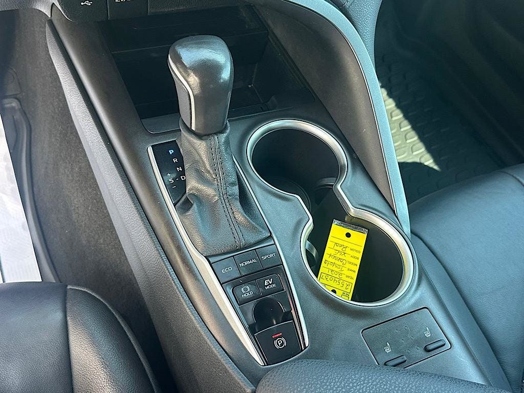 2021 Toyota Camry Hybrid XLE