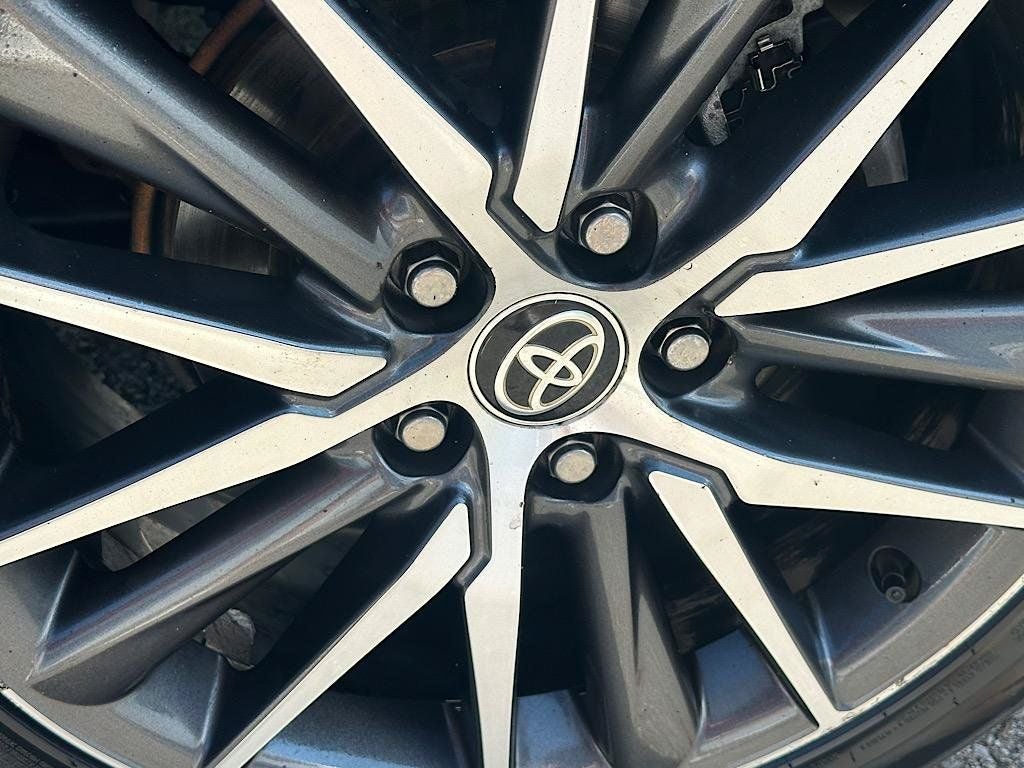 2021 Toyota Camry Hybrid XLE