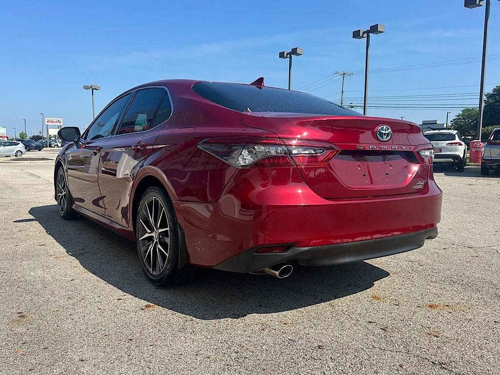 2021 Toyota Camry Hybrid XLE