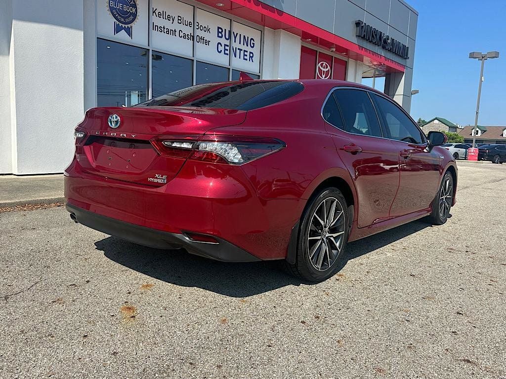 2021 Toyota Camry Hybrid XLE