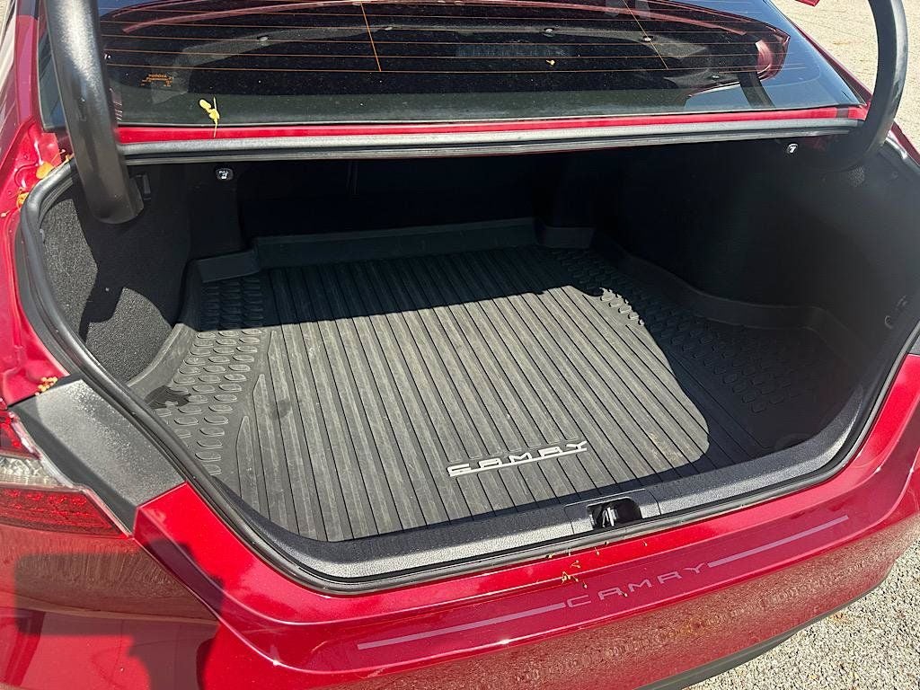 2021 Toyota Camry Hybrid XLE