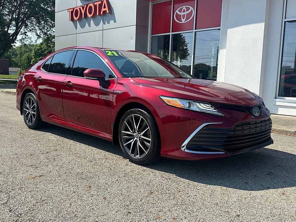 2021 Toyota Camry Hybrid XLE