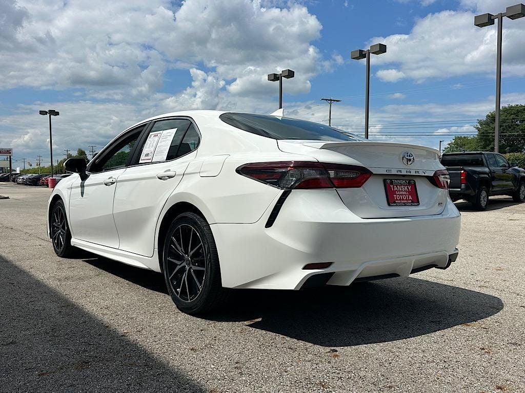 2021 Toyota Camry SE