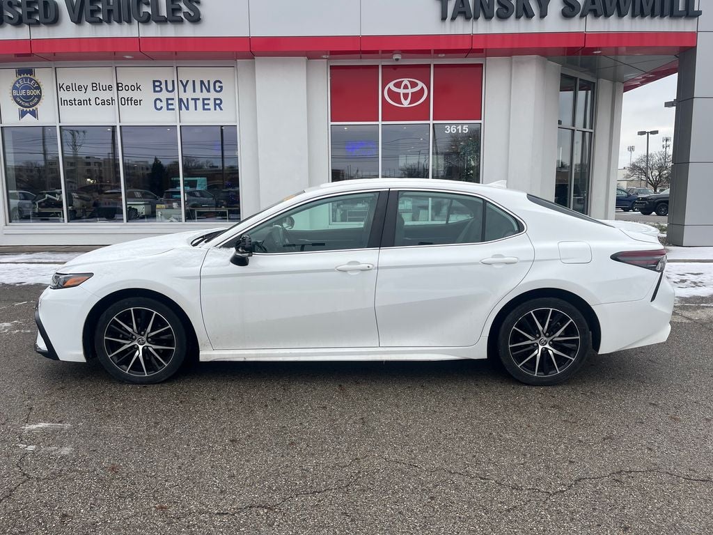 2023 Toyota Camry SE