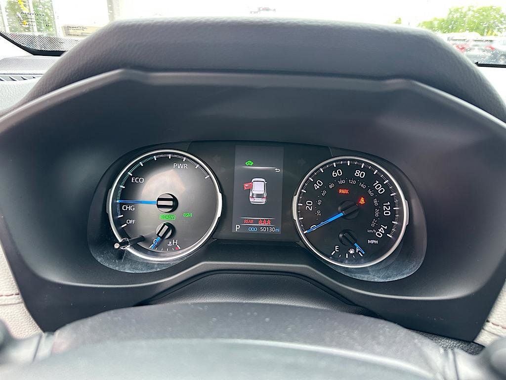 2022 Toyota RAV4 Hybrid XLE