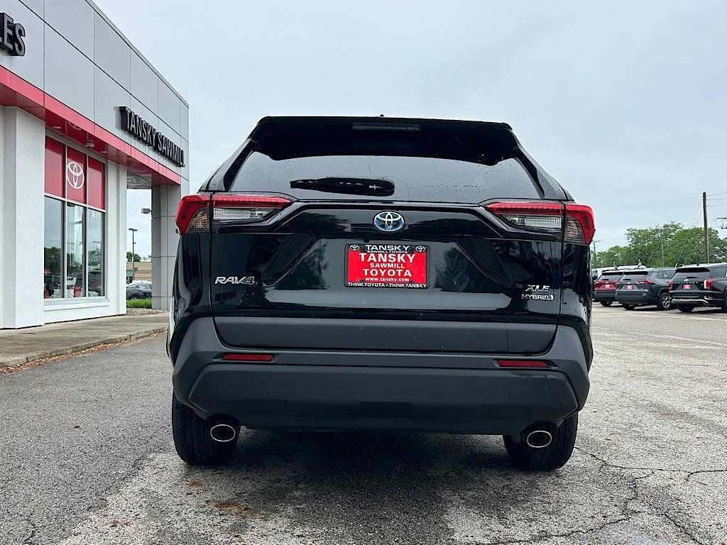 2022 Toyota RAV4 Hybrid XLE
