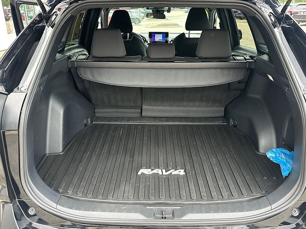 2024 Toyota RAV4 Hybrid SE
