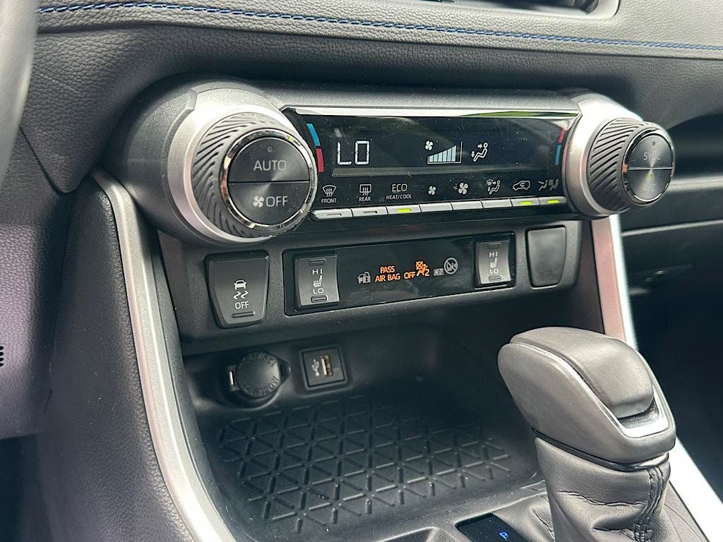 2024 Toyota RAV4 Hybrid SE