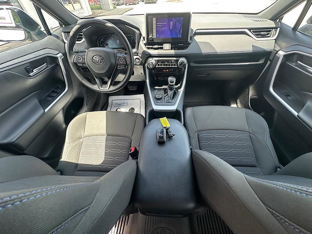 2025 Toyota RAV4 Hybrid SE