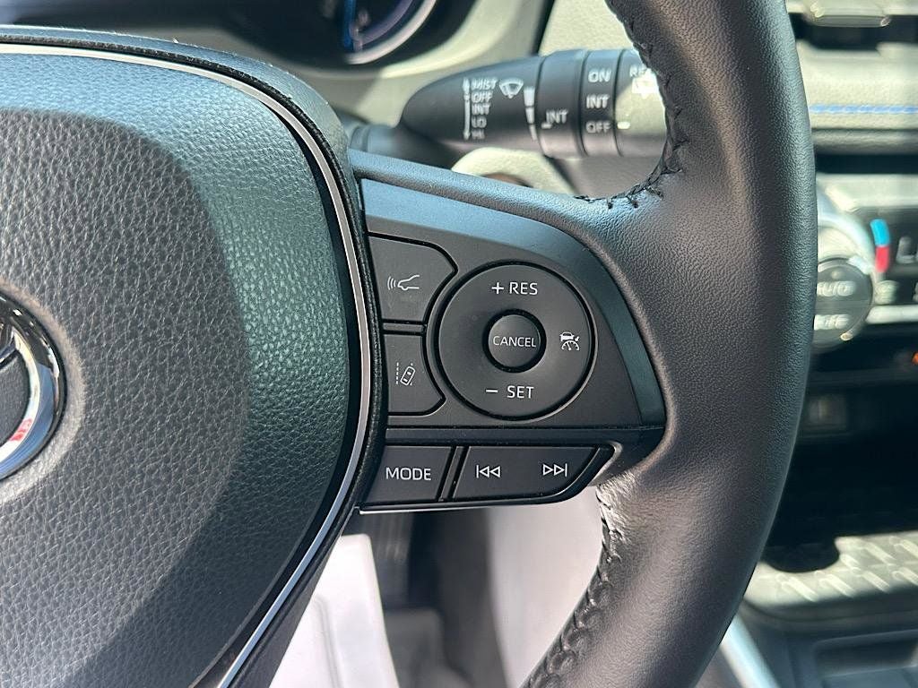 2025 Toyota RAV4 Hybrid SE