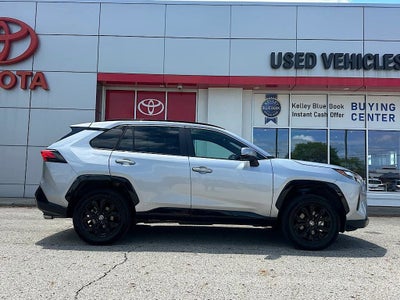 2025 Toyota RAV4 Hybrid SE